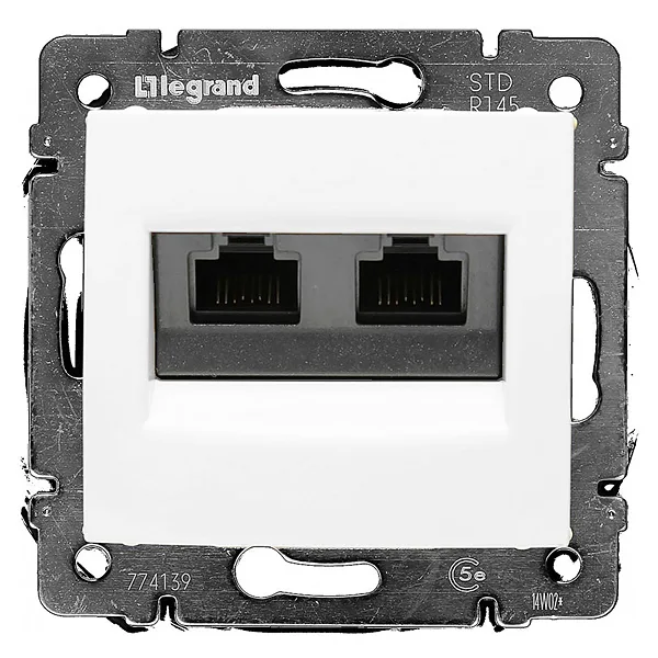 Valena - Розетка 2хRJ-45 UTP CAT5E 8конт., белая