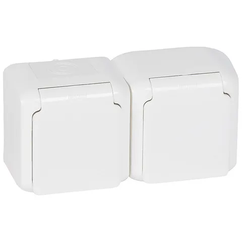 Quteo - Розетка 2x2P+E нем. стд. со шторками IP44 (белый)
