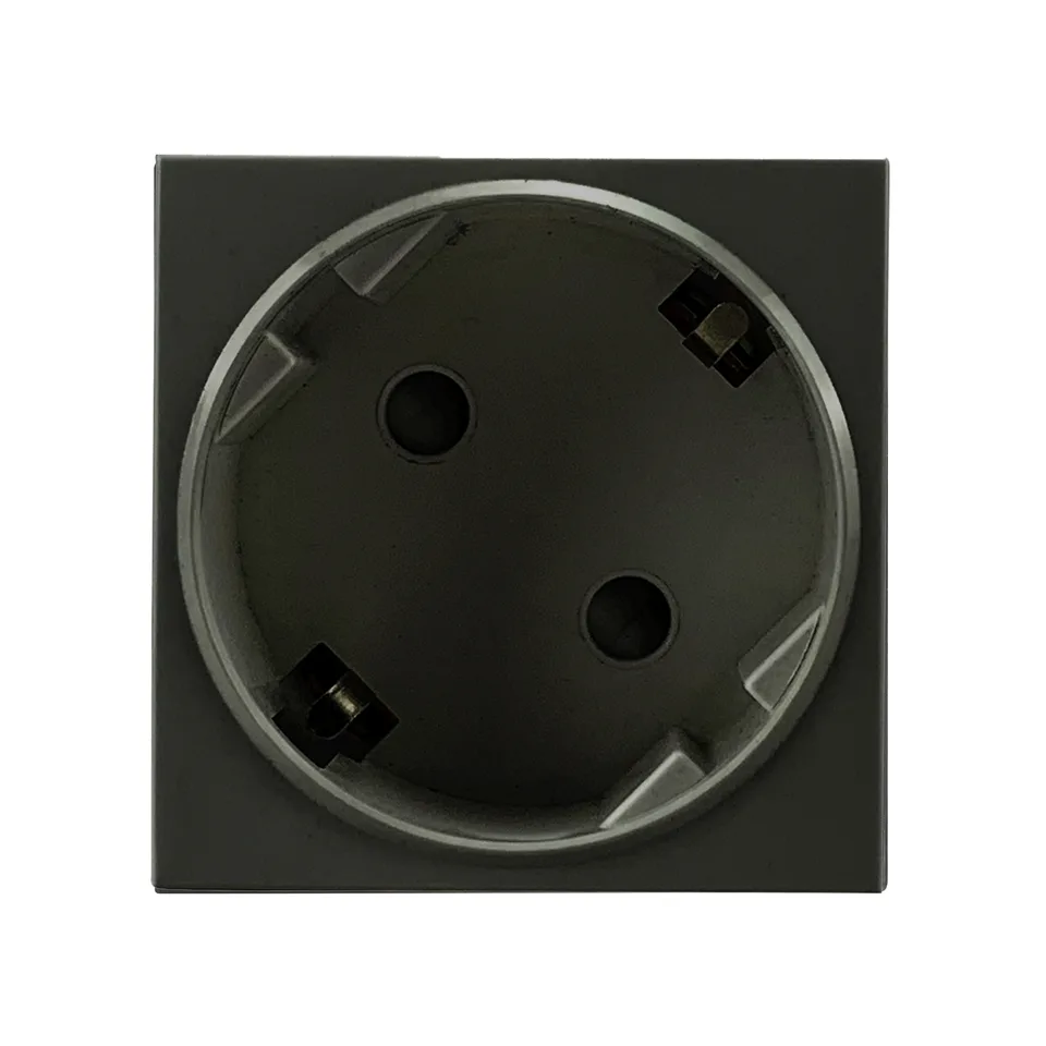 Noen - Розетка 2P+E, 2М, защ. шторки, со смещением контактов 45°, черная