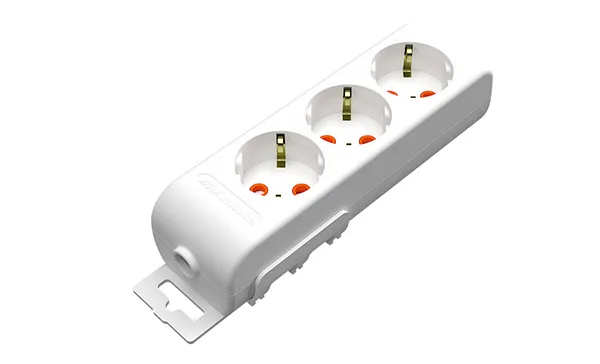 Ri-tech - Колодка розеточная 3x2P+E, со шторками, белый