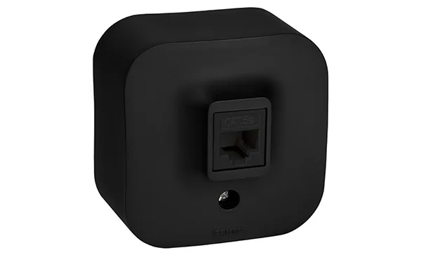 Quteo - Розетка RJ-45 5E UTP, накладной монтаж, черный матовый