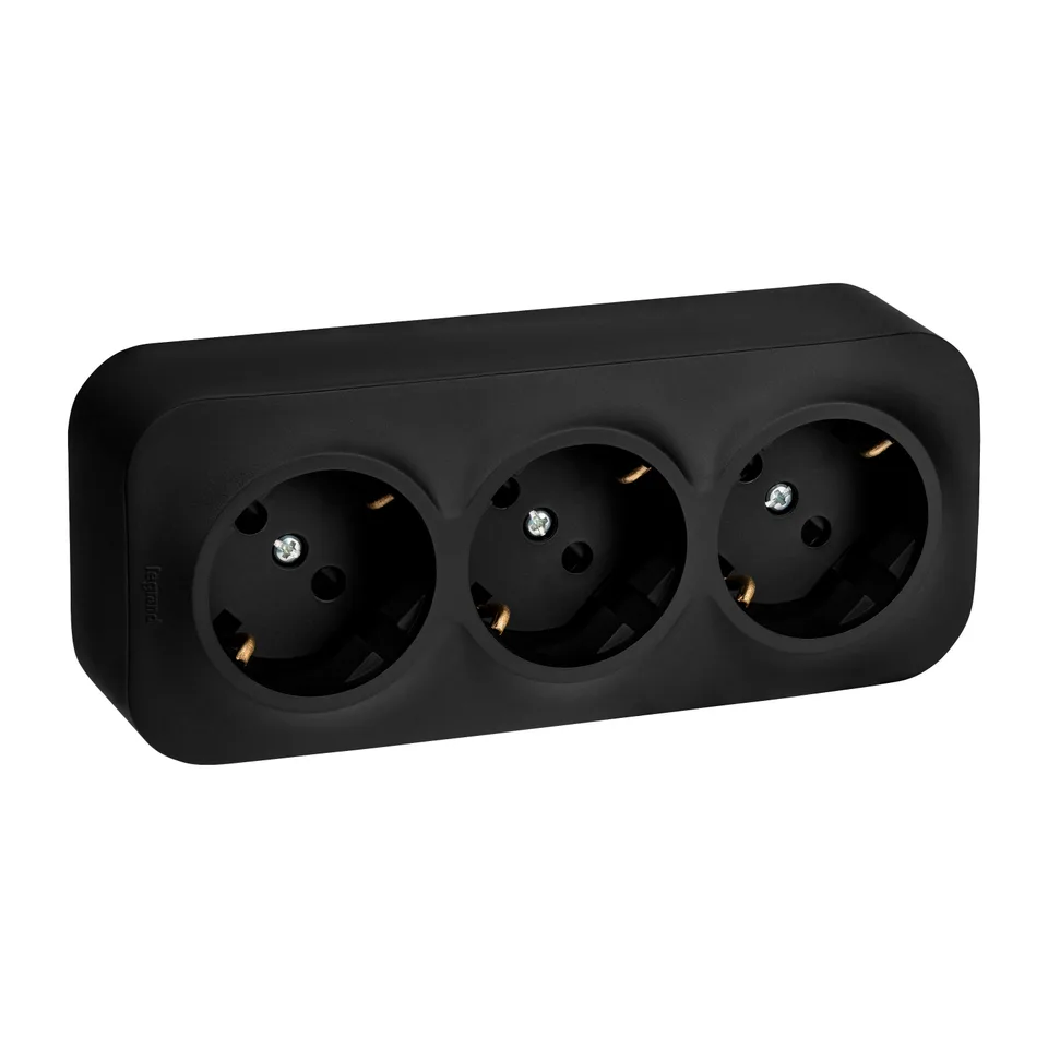 Quteo - Розетка 3x2P+E нем. стд. со шторками, со смещением контактов 45°, черный матовый