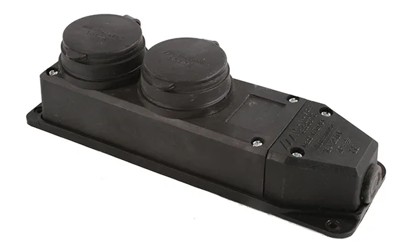 Tena - Блок розеточный 2х2P+E c крышкой, IP44, моноблок, черный