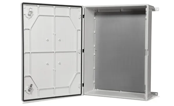 Щит навесной 700x500x140мм (ВxШxГ) из композитного (SMC) материала с монт. панелью, IP65