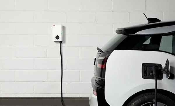 Зарядное устройство Terra AC W7-G5-R-0, вход 100..240VAC, с кабелем Тип2, 7.4kW, RFID, 1xEthernet, IP54