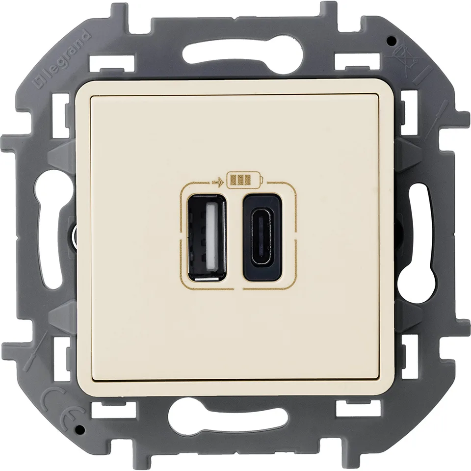 Inspiria - Зарядное устройство с двумя USB-разъемами Type A + Type C, 3000mA, 5В (сл.кость)