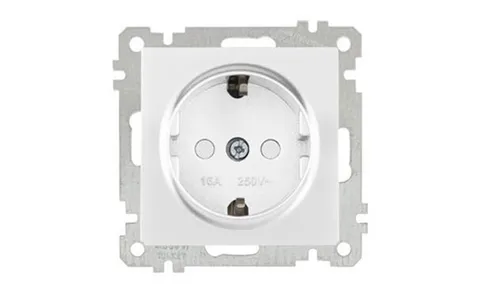 21 - Розетка 2P+E, защ. шторки, белая