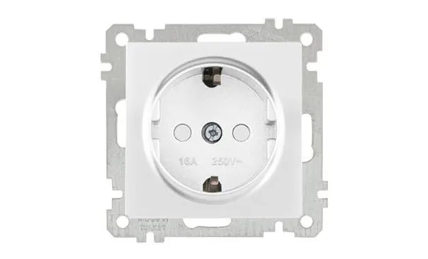 21 - Розетка 2P+E, защ. шторки, белая