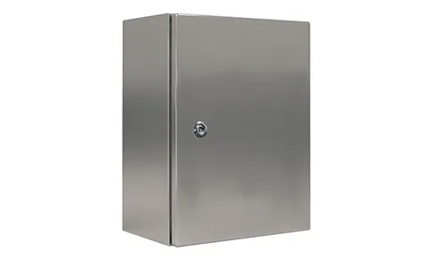 Щит ECOR моноблочный 1400x800x300мм (ВxШxГ) из нерж. стали навесной с монт. панелью однодверный, ригельный замок, дно глухое, IP66