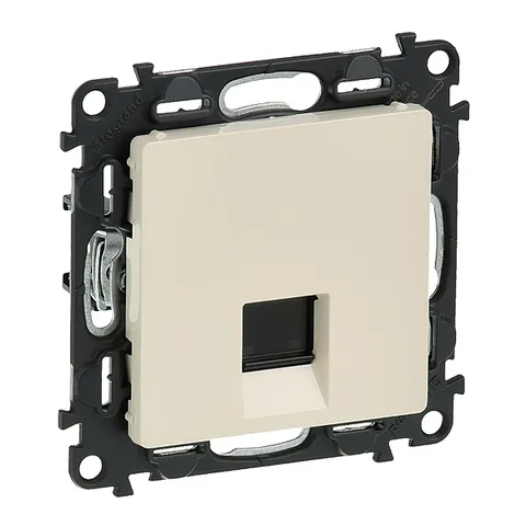 Valena Life - Розетка 1хRJ-45 UTP CAT5E, слоновая кость (инд. упаковка)