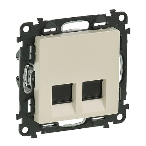 Valena Life - Розетка 2хRJ-45 UTP CAT5E, слоновая кость (инд. упаковка)