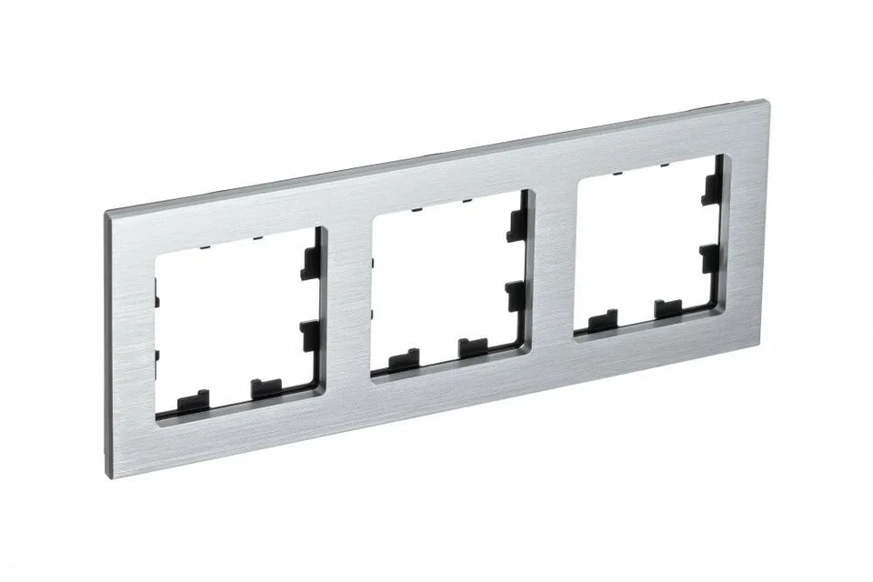 Рамка Systeme Electric AtlasDesign, 3-постовая, металл серебро