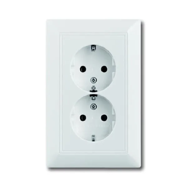 Basic 55 - Розетка 2x2P+E нем. стд.с защитными шторками (сл.кость)