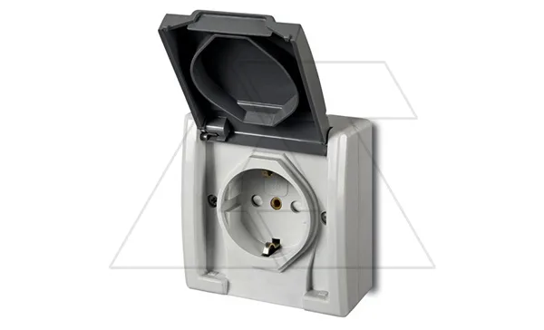 AQUANT - Розетка 2P+E, 16A/250V, с крышкой, ABS ,UV, IP55, корпус RAL7035/крышка RAL7043