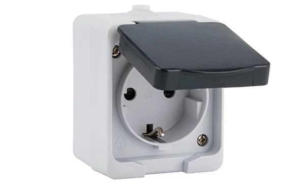 Mini - Розетка 2P+Е 16A/250V, с крышкой, защ.шторки, черно-серый, IP54